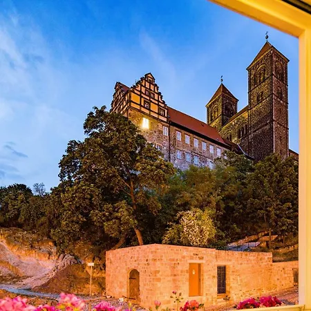 Hotel Domschatz 3*