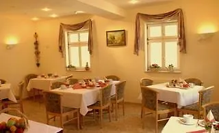 Szálloda Domschatz 3*