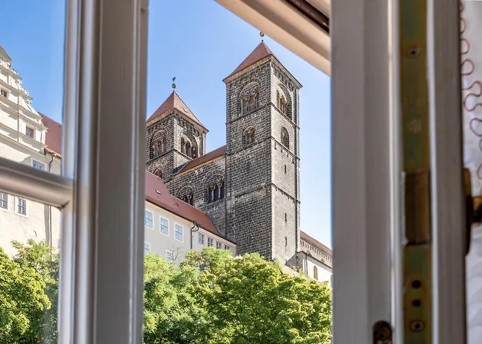 Отель Domschatz 3*