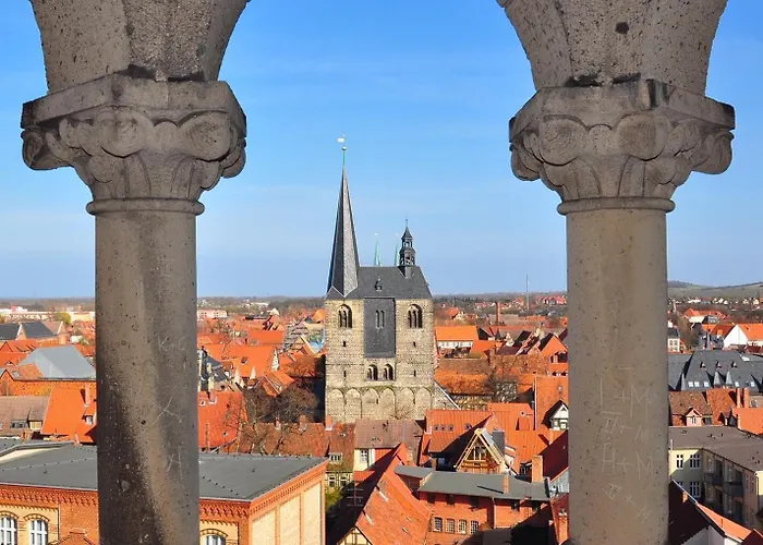 Отель Domschatz